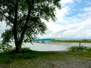 Blick auf Zecheriner Brücke
